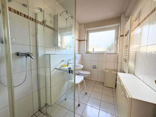 Badezimmer (EG) - 