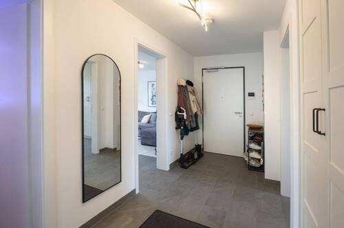 Eingang und Garderobe - 