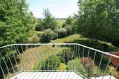 Blick vom Balkon, Feldrandlage - 