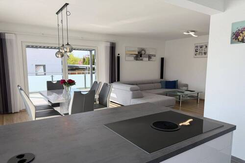EG Einbauküche Blick zum Wohnzimmer - 