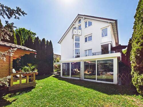 Garten - Mehrfamilienhaus, Wohnhaus mit 247,00 m&sup2; in Stuttgart zum Kaufen