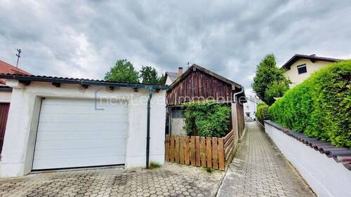 Hinteransicht - 8 Zimmer Einfamilienhaus in Reisbach