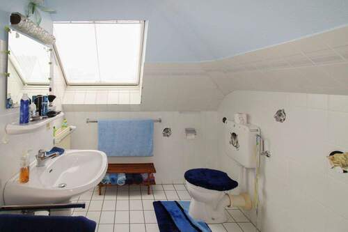 Badezimmer OG - Einfamilienhaus in Sande zum Kaufen
