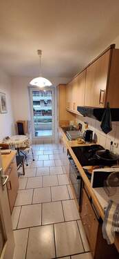 Küche mit Zugang zum Balkon - 