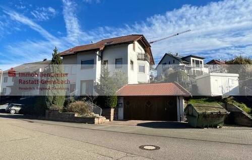 Staßenansicht - Moderne Doppelhaushälfte mit Charme - ruhige Lage in Gernsbach-Hilpertsau!