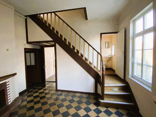 Diele mit Treppenaufgang - 