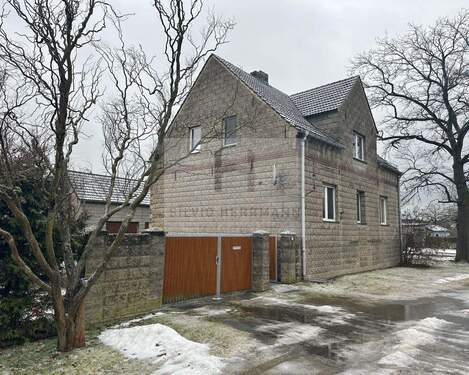Ansicht - Viel Platz, viele Möglichkeiten: Massives Ein- bis Zweifamilienhaus in BaruthMark
