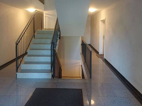 Treppenhaus - Etagenwohnung mit 90,00 m&sup2; in Bitburg zum Kaufen