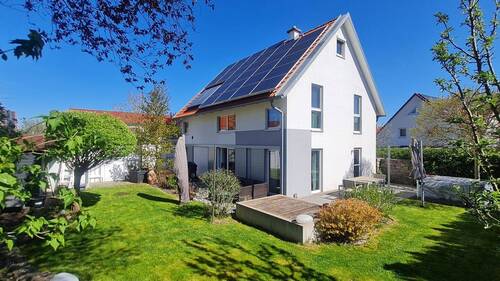 Hausansicht - Energieeffizientes KfW 40 Einfamilienhaus in guter und ruhiger Lage