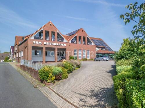 Hotel Ansicht - Alteingesessener Familienbetrieb mit Restaurant und Hotel an der Küste