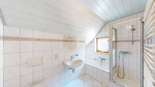 Tageslichtbad Wohnung OG - 