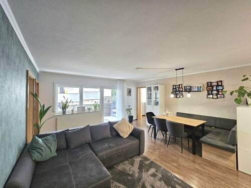 Wohn- und Esszimmer - 4 Zimmer Etagenwohnung in Zimmern o.R.