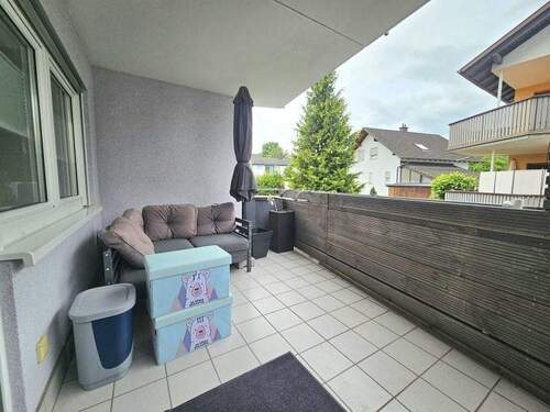 Balkon - Etagenwohnung mit 99,00 m² in Zimmern o.R. zum Kaufen