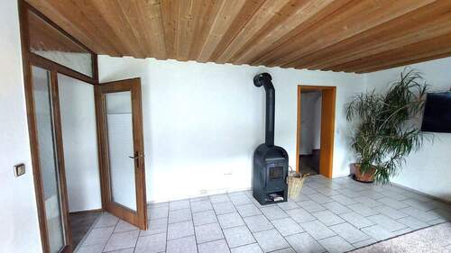 Wohnzimmer.jpg - 4 Zimmer Terrassenwohnung in Weiden in der Oberpfalz