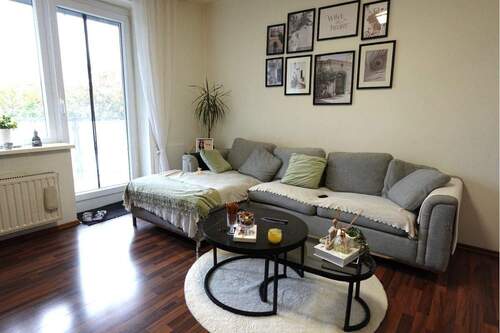 Wohnzimmer - 3 Zimmer Etagenwohnung zum Kaufen in Remscheid