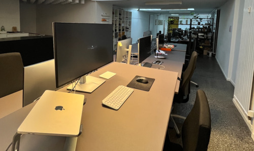 Eigener Schreibtisch im Open-Space - 