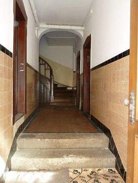 001-1 Flur Eingang EG - 1 Zimmer Mehrfamilienhaus, Wohnhaus zum Kaufen in Hersbruck