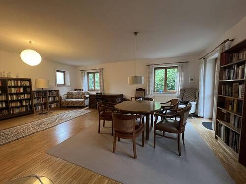 Wohn- und Essbereich mit Zugang zur Terrasse - 4 Zimmer Einfamilienhaus zum Kaufen in Herzogenaurach