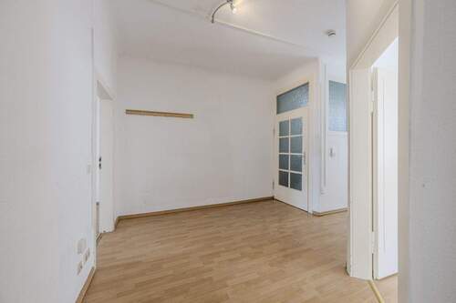 Flur - 3 Zimmer Etagenwohnung in Stuttgart