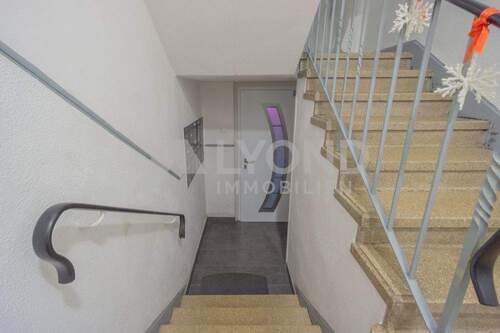 Hauseingang und Treppe - Mehrfamilienhaus, Wohnhaus mit 454,00 m&sup2; in Herne zum Kaufen