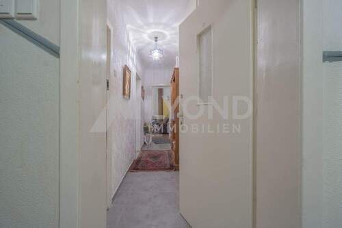 Blick von Eingang zur FLUR - 