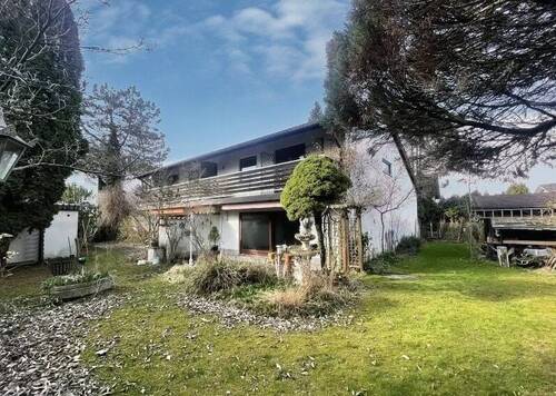 Außenansicht - Renovieren und Aufwerten! - 520.000,00&nbsp;EUR Kaufpreis, ca.&nbsp; 108,00&nbsp;m&sup2;&nbsp;Wohnfl&auml;che