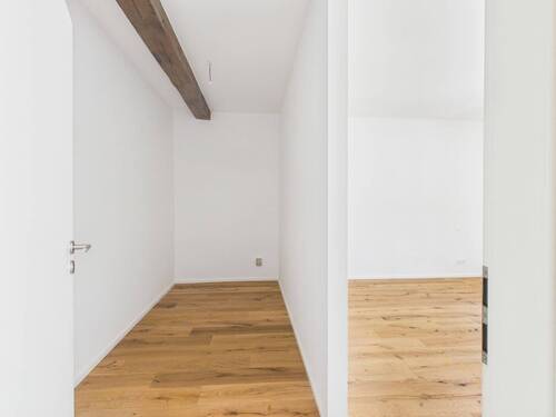 Schlafzimmer mit Ankleide - 
