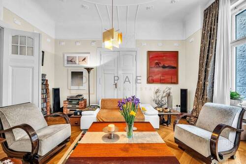 Wohnzimmer - 5 Zimmer Etagenwohnung zum Kaufen in Berlin
