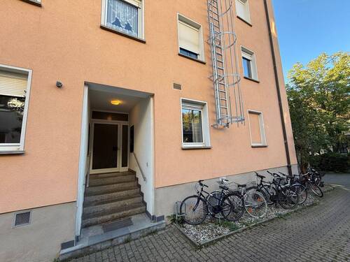Eingang - Etagenwohnung mit 81,10 m² in Würzburg zum Kaufen