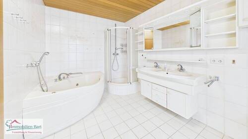 Badezimmer Whg im EG - 