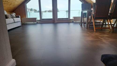 Studio mit neuem Bodenbelag - 