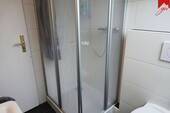 Badezimmer mit Dusche - 