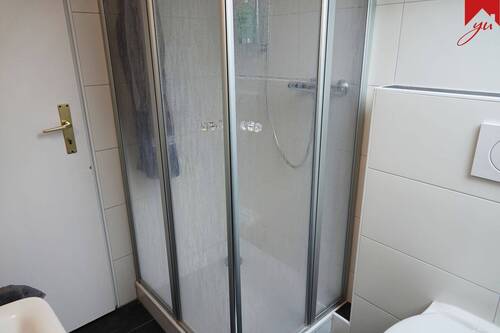 Badezimmer mit Dusche - 