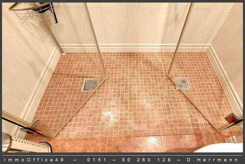 Bad mit Walk-In-Dusche - 