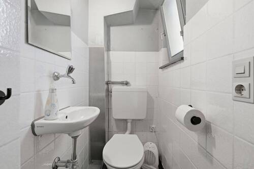 WC - 