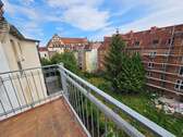 Balkonaussicht - Etagenwohnung mit 65,00 m² in Halle zum Kaufen
