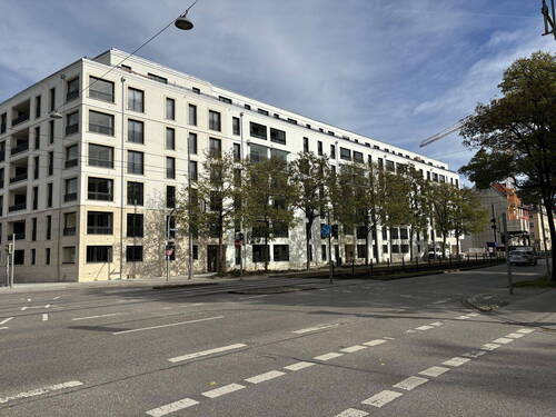 Gebäude Straßenseite - 2 Zimmer Etagenwohnung zum Kaufen in München