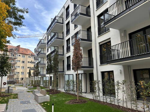 Gebäude Hofseite - 2 Zimmer Etagenwohnung in München