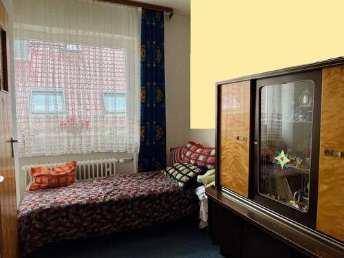 1.OG Schlafzimmer 2 - 