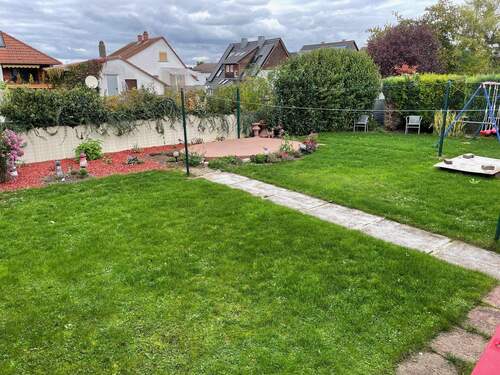 Garten - 8 Zimmer Mehrfamilienhaus, Wohnhaus zum Kaufen in Friedberg / Ossenheim