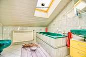 Dachgeschoss Badezimmer - 