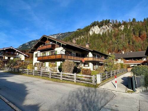 Zentrale Sonnenlage - 3 Zimmer Etagenwohnung zum Kaufen in Bischofswiesen