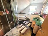 Bad im Dachgeschoss - 