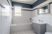 Tageslichtbad mit Wanne - 