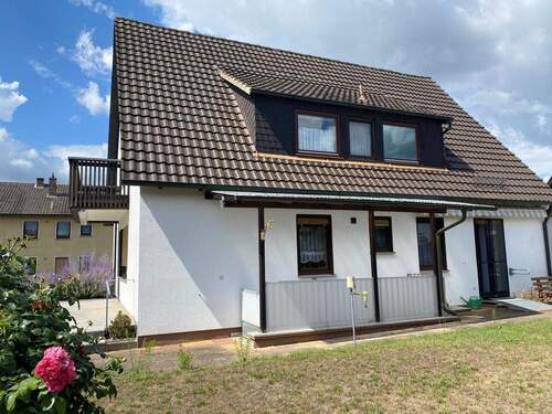 Ansicht vom Garten - 6 Zimmer Mehrfamilienhaus, Wohnhaus in Grettstadt