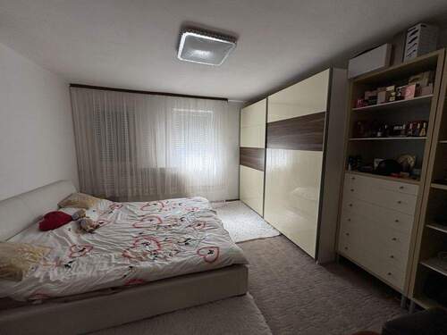 Schlafen EG - 5 Zimmer Doppelhaushälfte in Gerabronn