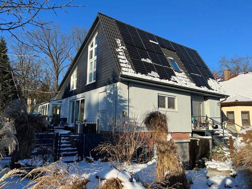 Seitenansicht Haus.JPG - 4 Zimmer Einfamilienhaus zum Kaufen in Falkensee