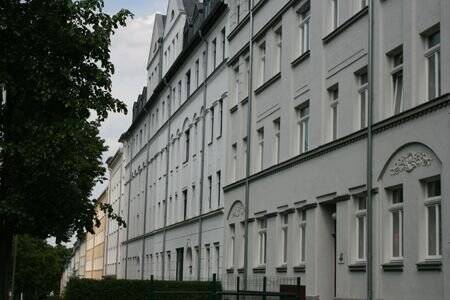 Hausansicht - 'gemütlich muss sie sein' Tolle 2-Raum zum Wohlfühlen