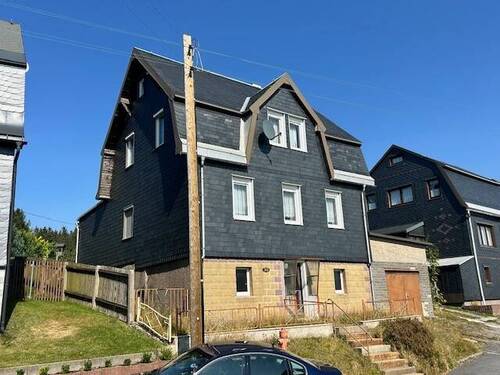 linke Seite - 6 Zimmer Mehrfamilienhaus, Wohnhaus in Neuhaus am Rennweg