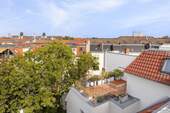 Blick auf weitere Terrasse - 